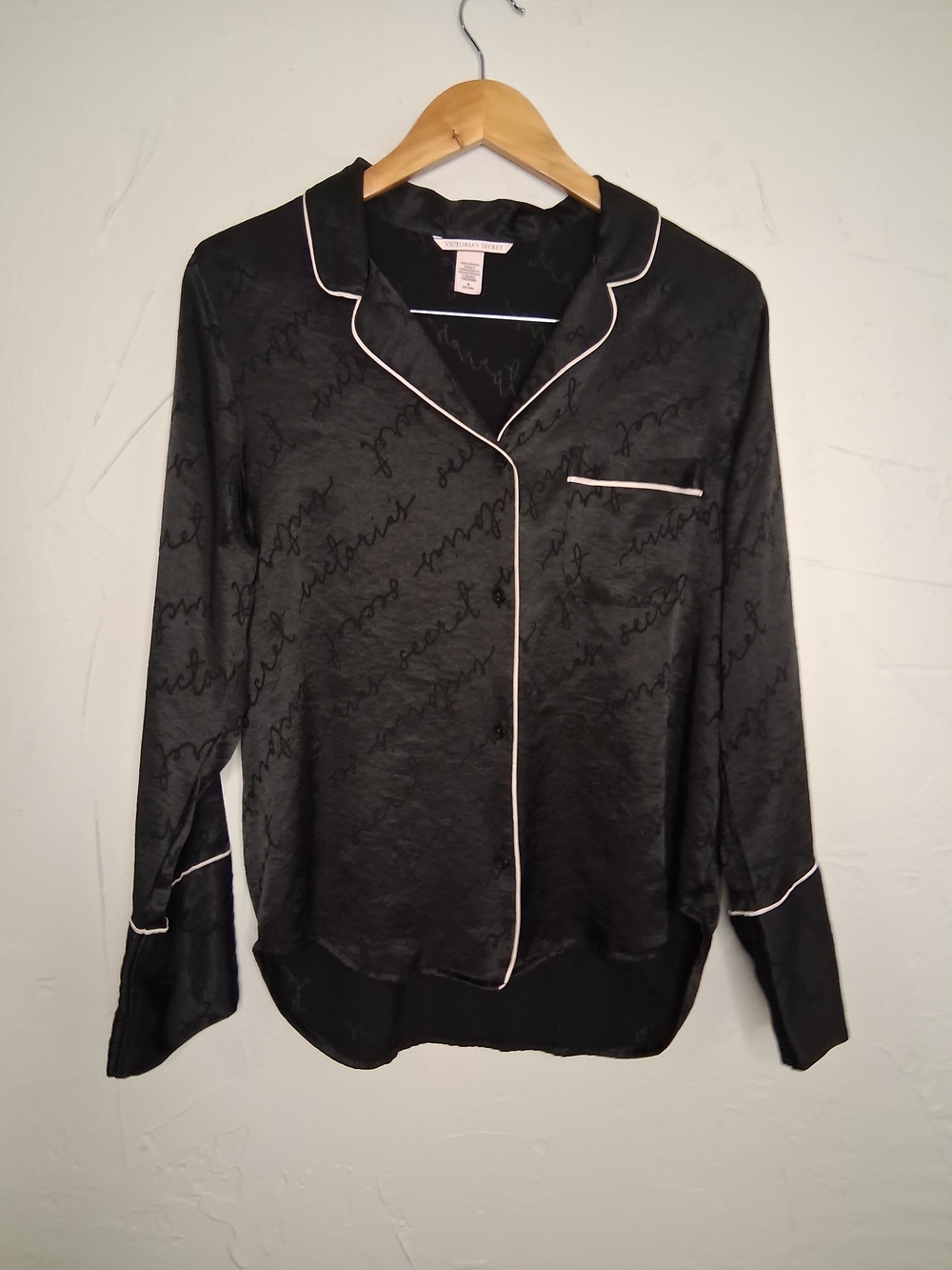 Victoria’s Secret Black Satin Pajama Set Medium Button Down Shorts Silky Sleepwe - Picture 2 of 10
